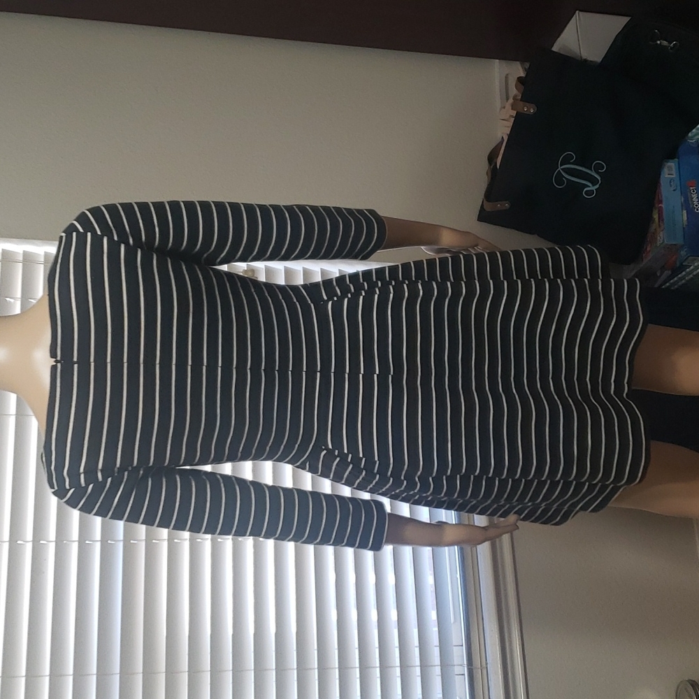 Banana Republic 4 thick textured inverted pleats in skirt quarter sleeve strip… - Picture 3 of 8